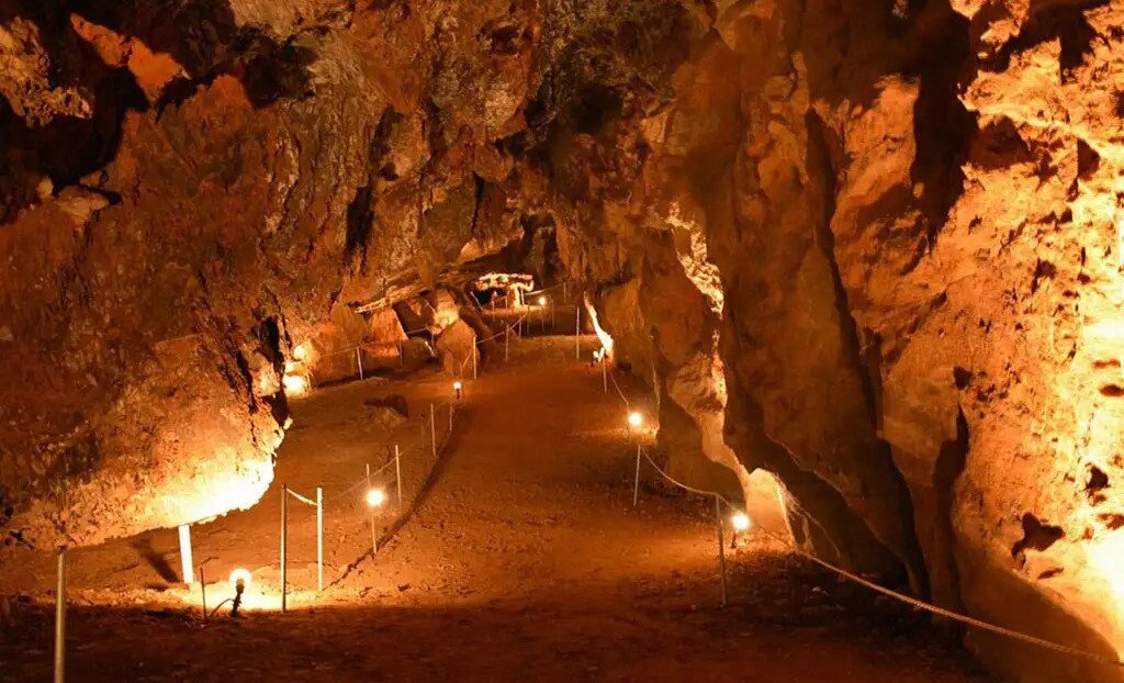 Karafyki Cave Kythnos